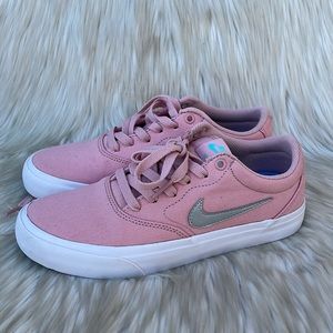 Nike SB Charge Womens Pink Preowned Lace Up Sneakers Size 7